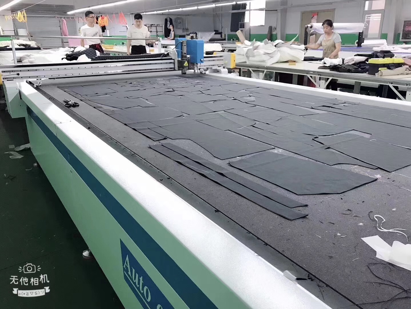 深圳思創(chuàng)廠家直銷智能柔性材料，多層面料切割，精準切割